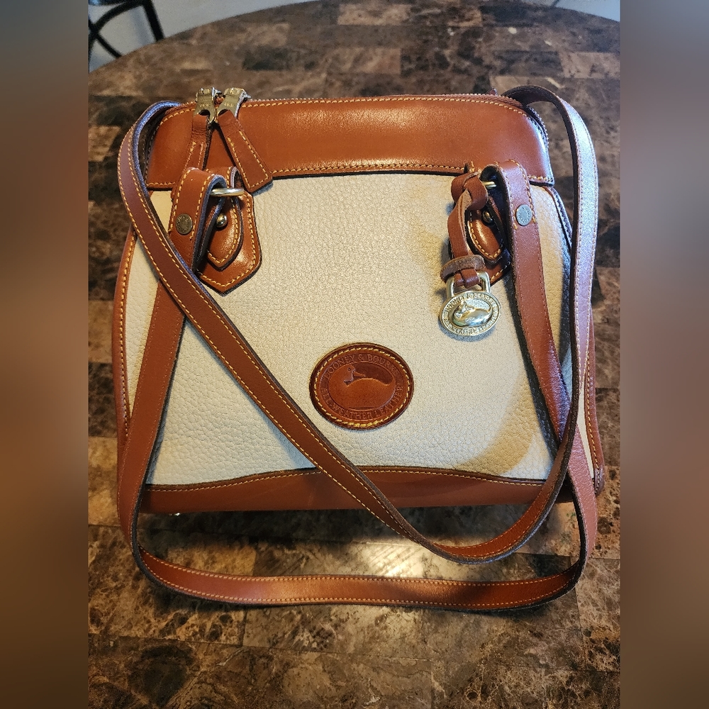 Dooney and Bourke Pebble Leather Bag ✨️
